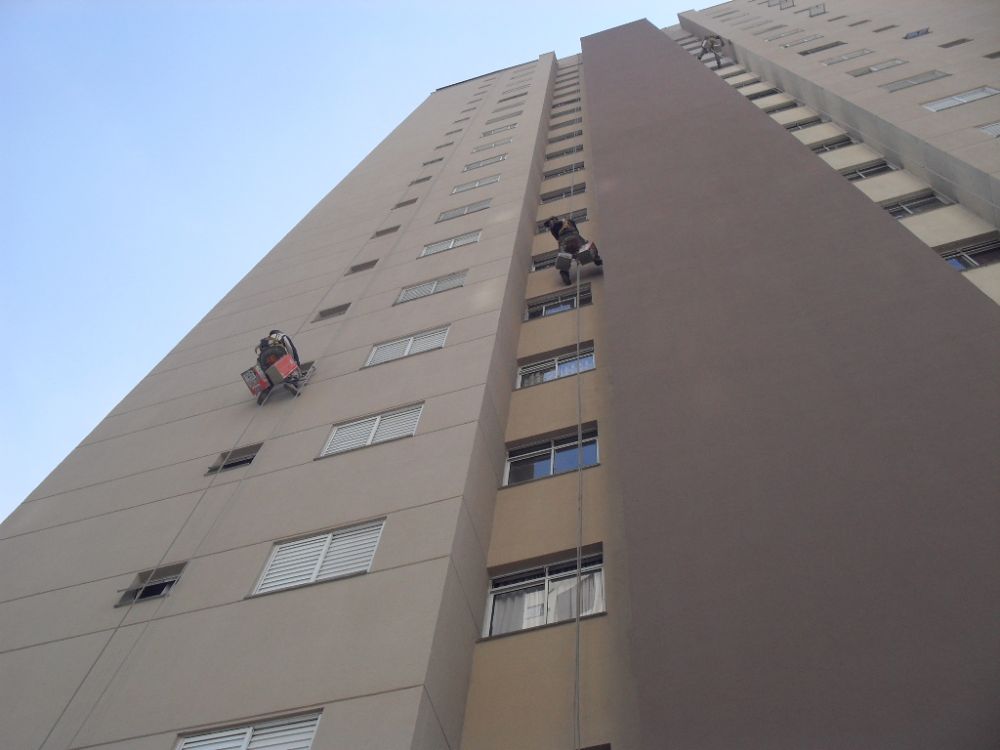 Condomínio serra da estrela. Sindica  Gleyce tel 2227-2896